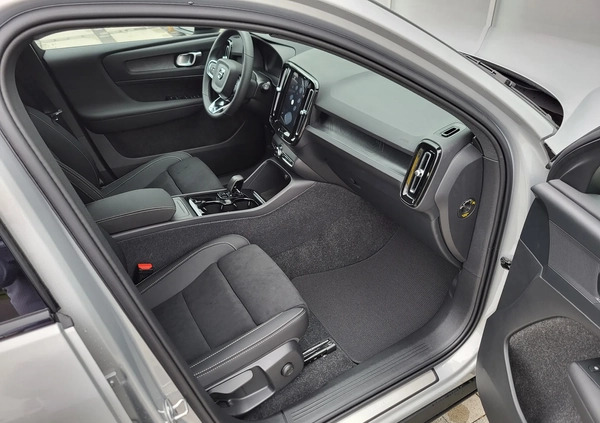 Volvo XC 40 cena 297100 przebieg: 44, rok produkcji 2023 z Wieliczka małe 301